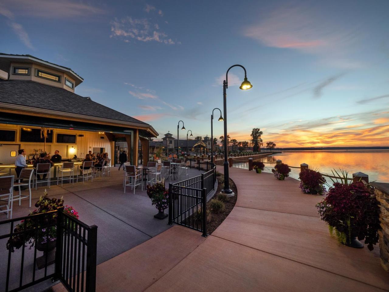 Chautauqua Harbor Hotel - Jamestown Celoron Exterior photo